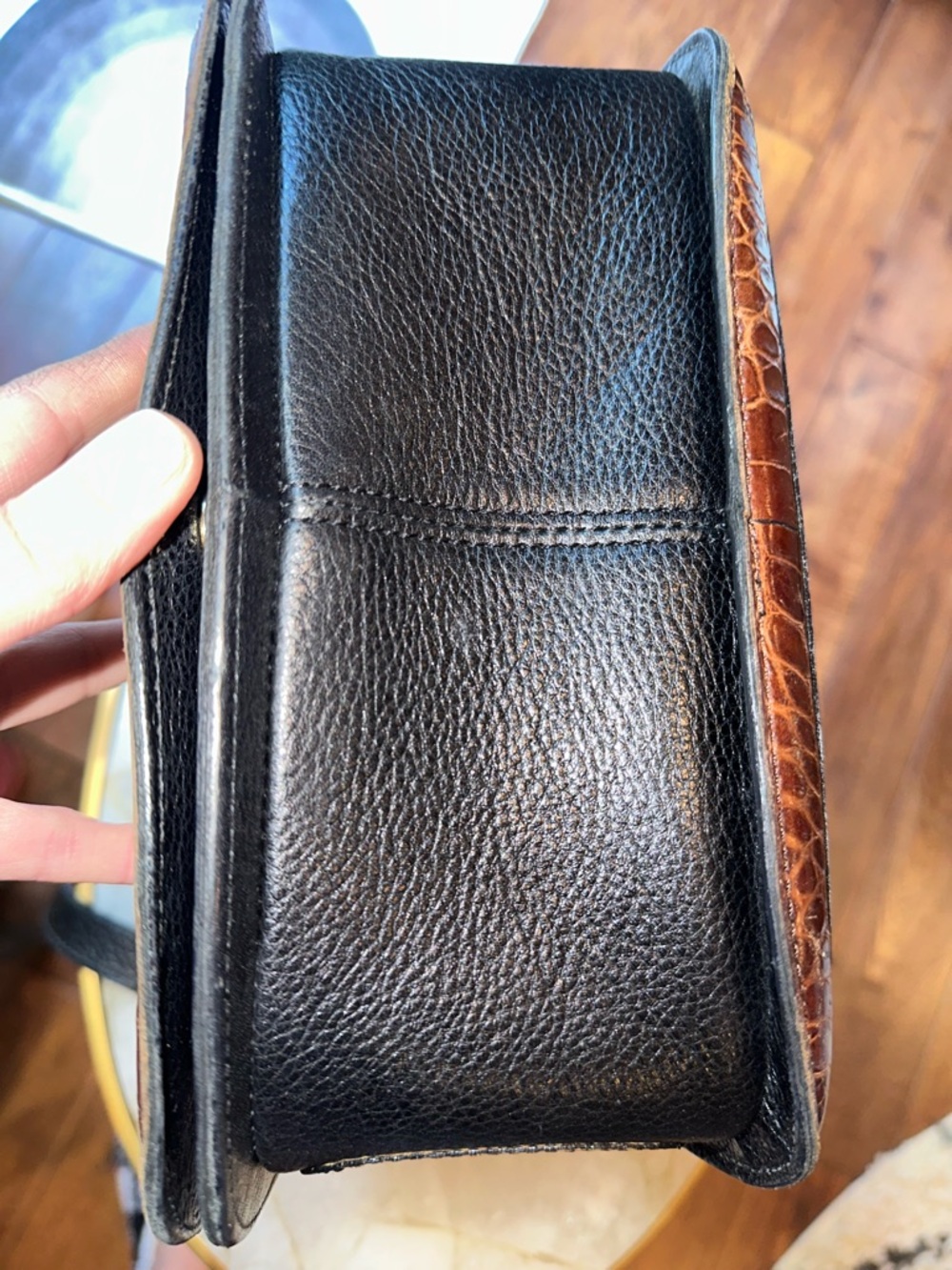 Vintage Bally Leather Bag • Croc Embossed Trim • Leather Lined • Made in Italy - Picture 8 of 16